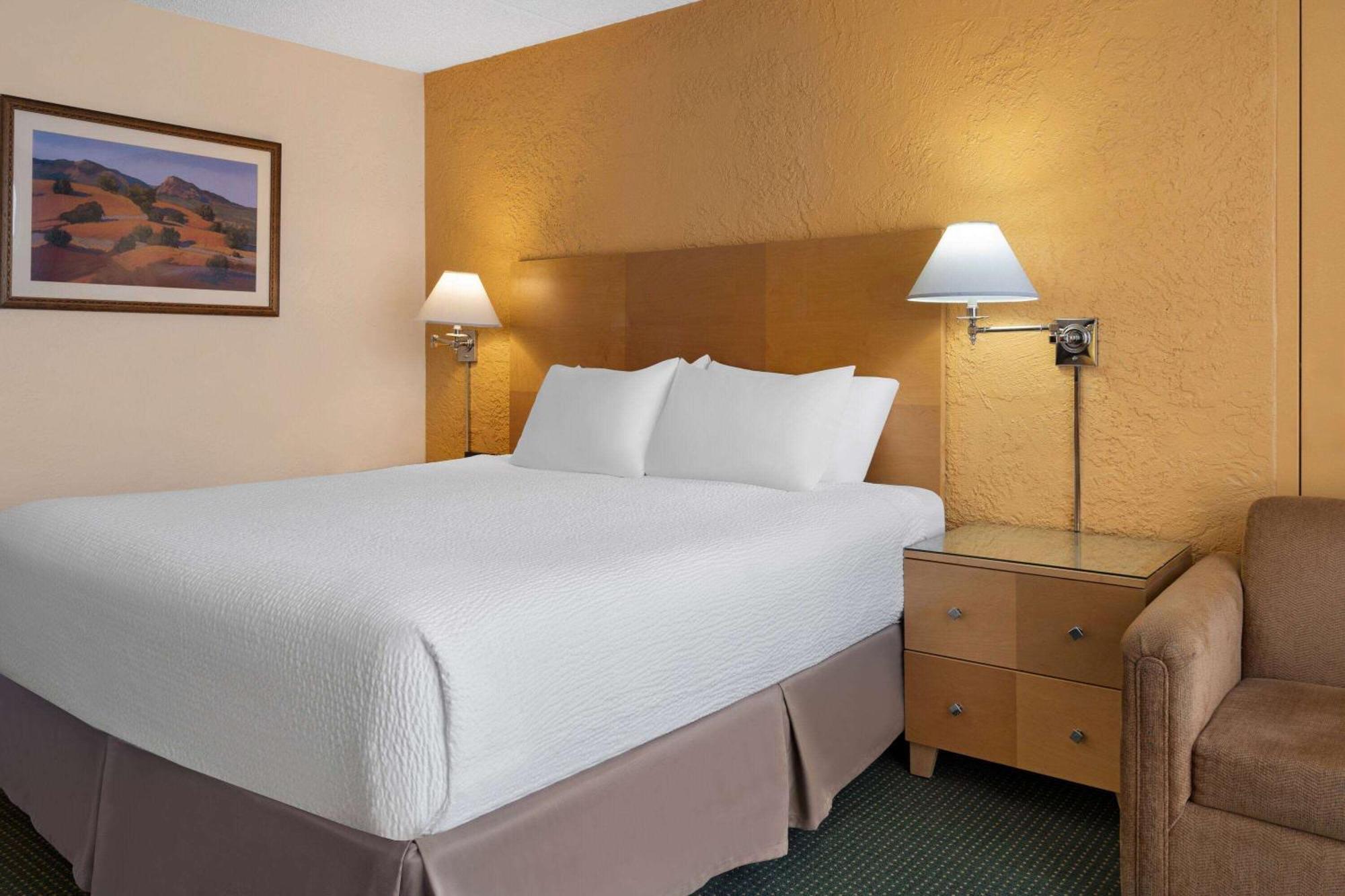 Ramada By Wyndham Tucson Hotel Ngoại thất bức ảnh