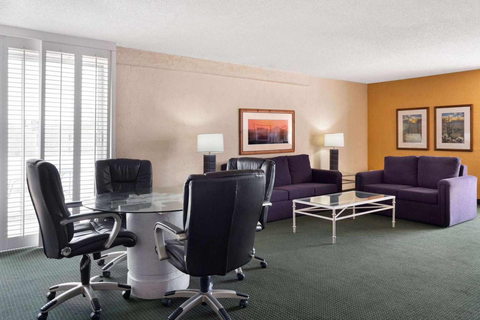 Ramada By Wyndham Tucson Hotel Ngoại thất bức ảnh