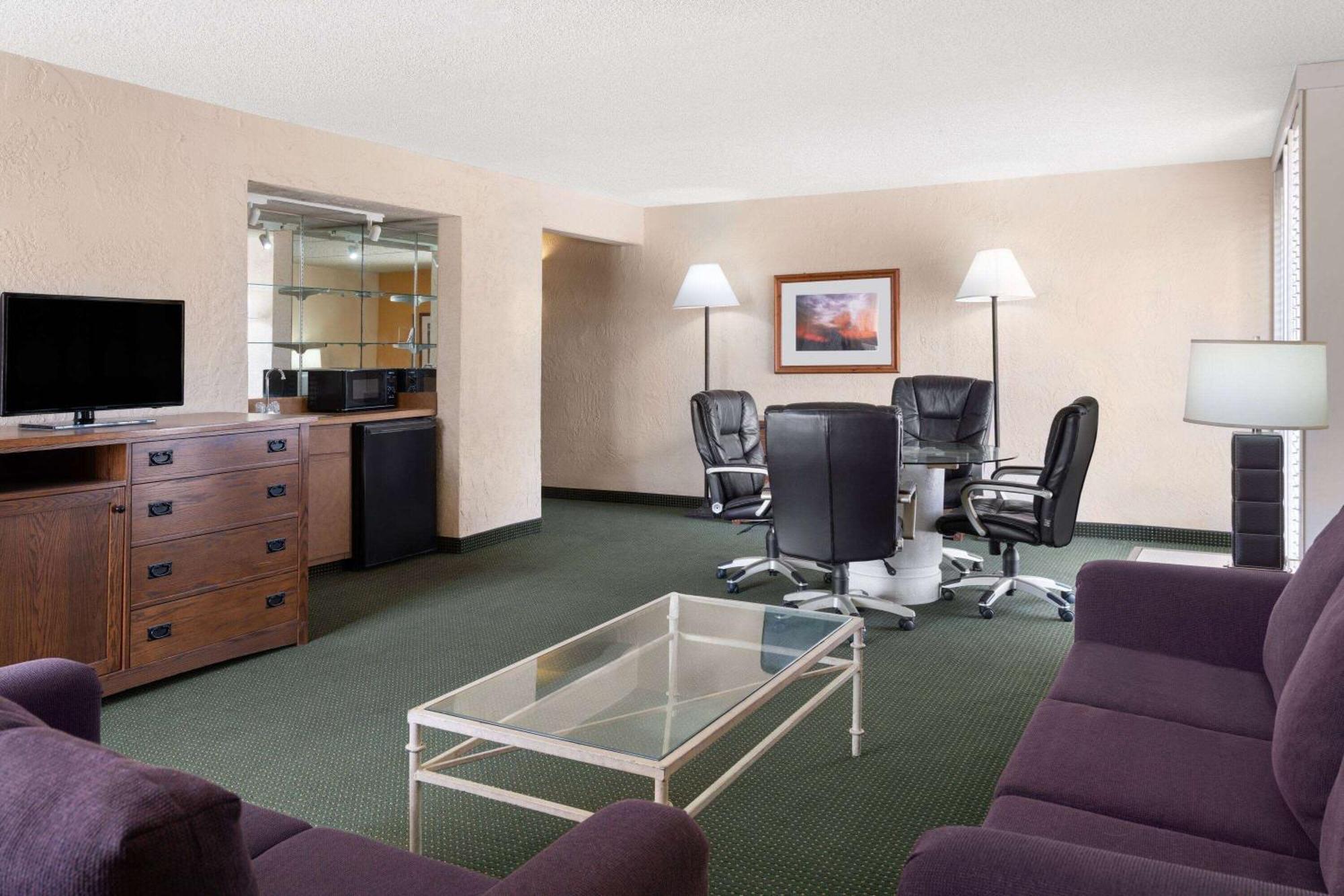 Ramada By Wyndham Tucson Hotel Ngoại thất bức ảnh