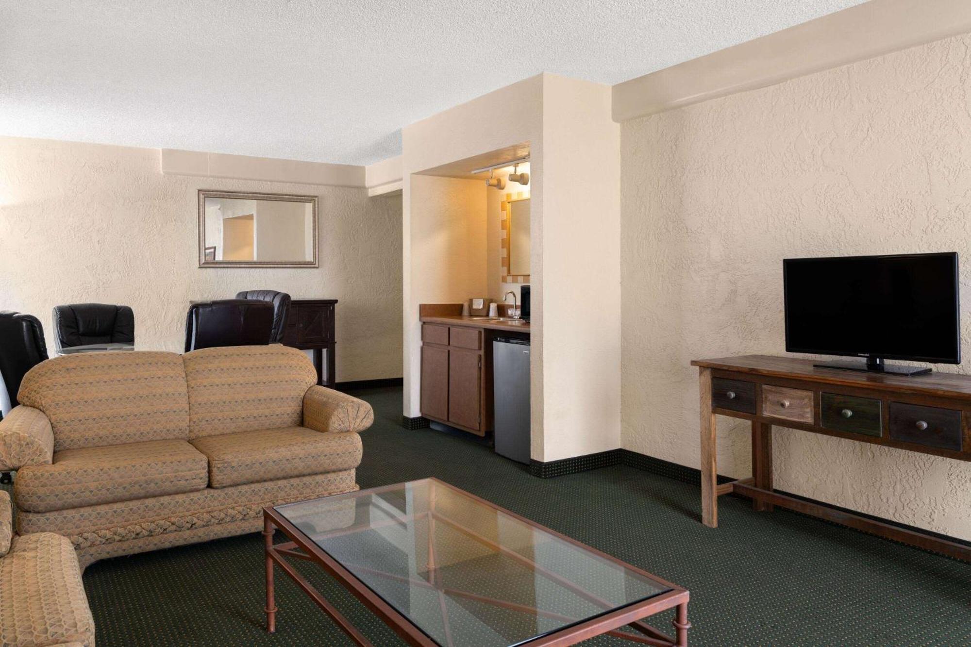 Ramada By Wyndham Tucson Hotel Ngoại thất bức ảnh