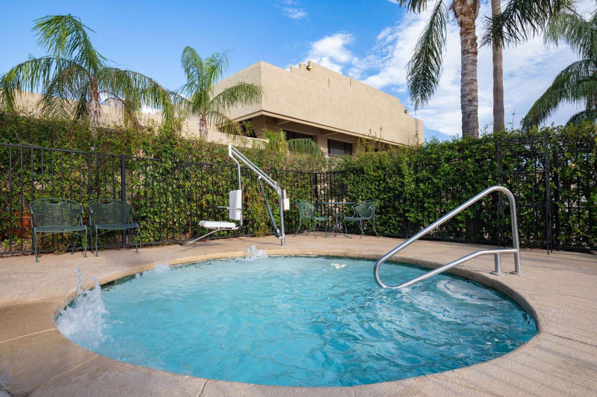 Ramada By Wyndham Tucson Hotel Ngoại thất bức ảnh