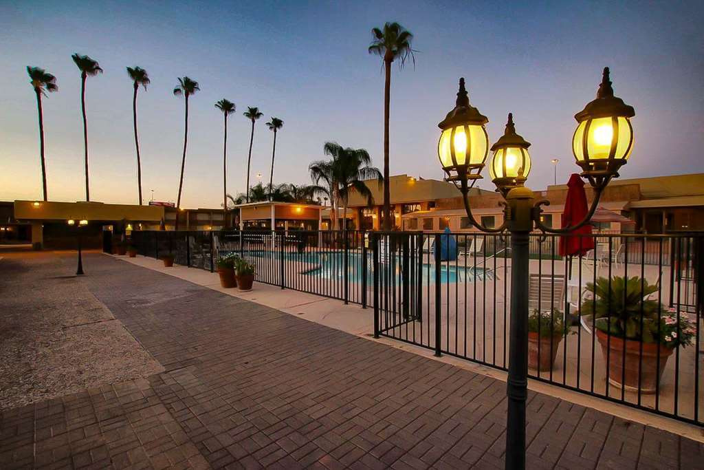Ramada By Wyndham Tucson Hotel Ngoại thất bức ảnh